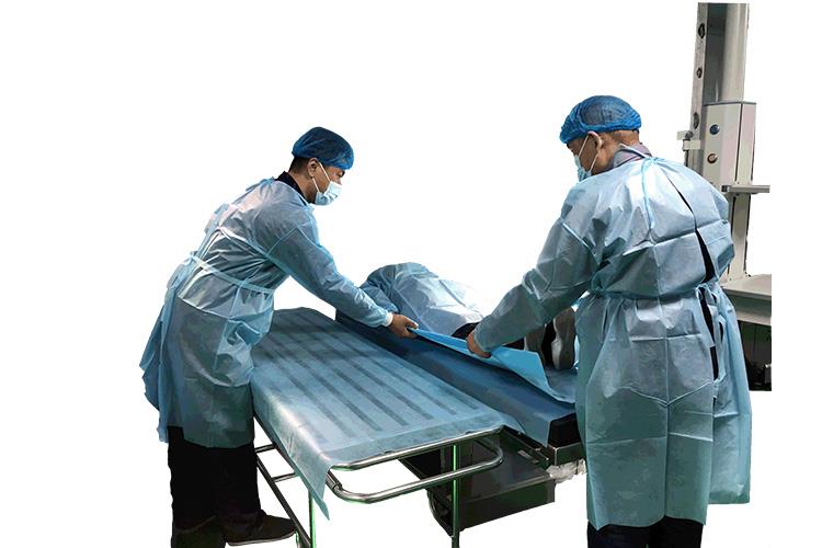 一次性转移垫能让病人整体过床，避免二次损伤，实现轻松舒服整体转移